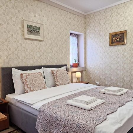 Laroka House Arty And Cosy Studio Universitate Center Bucureşti Ngoại thất bức ảnh