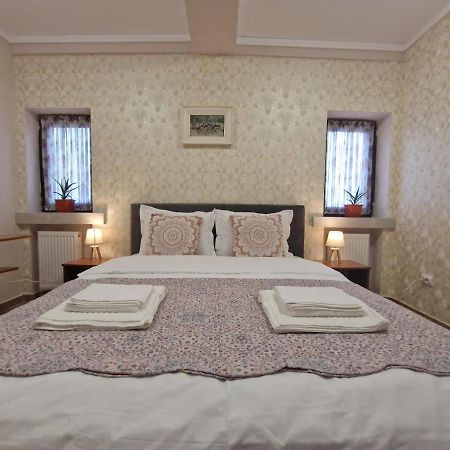 Laroka House Arty And Cosy Studio Universitate Center Bucureşti Ngoại thất bức ảnh