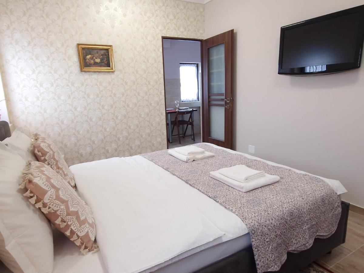 Laroka House Arty And Cosy Studio Universitate Center Bucureşti Ngoại thất bức ảnh