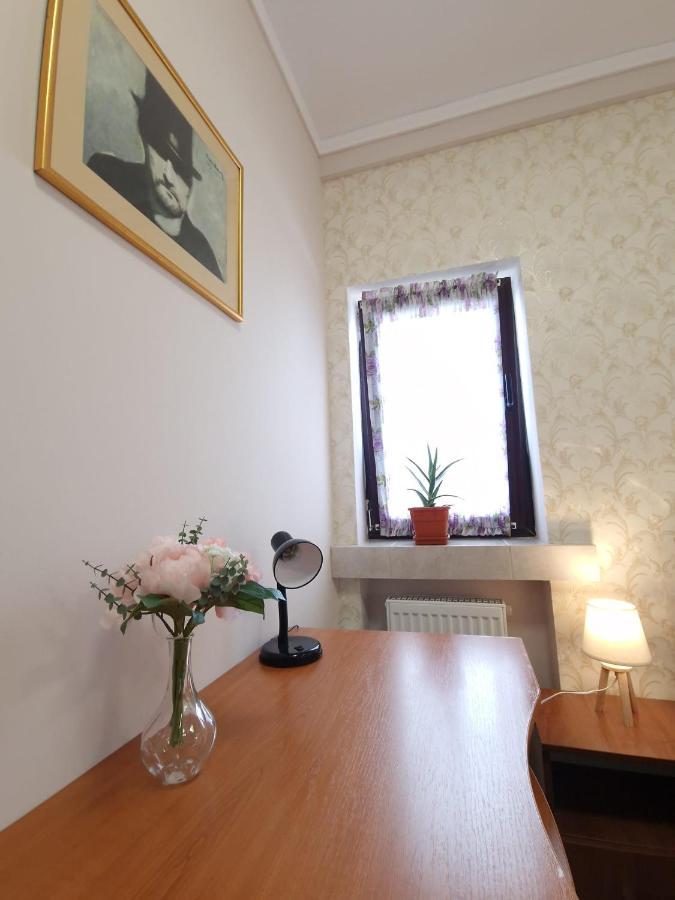Laroka House Arty And Cosy Studio Universitate Center Bucureşti Ngoại thất bức ảnh