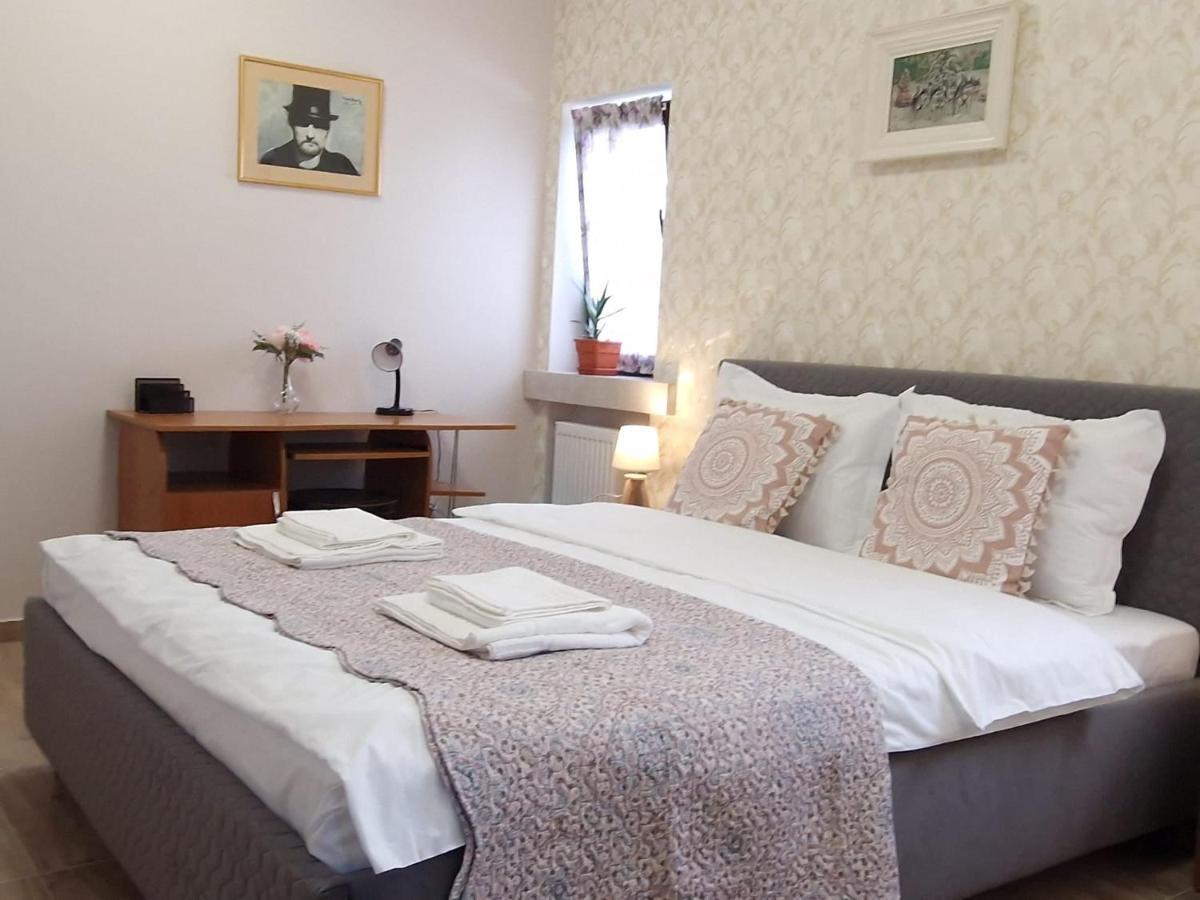 Laroka House Arty And Cosy Studio Universitate Center Bucureşti Ngoại thất bức ảnh