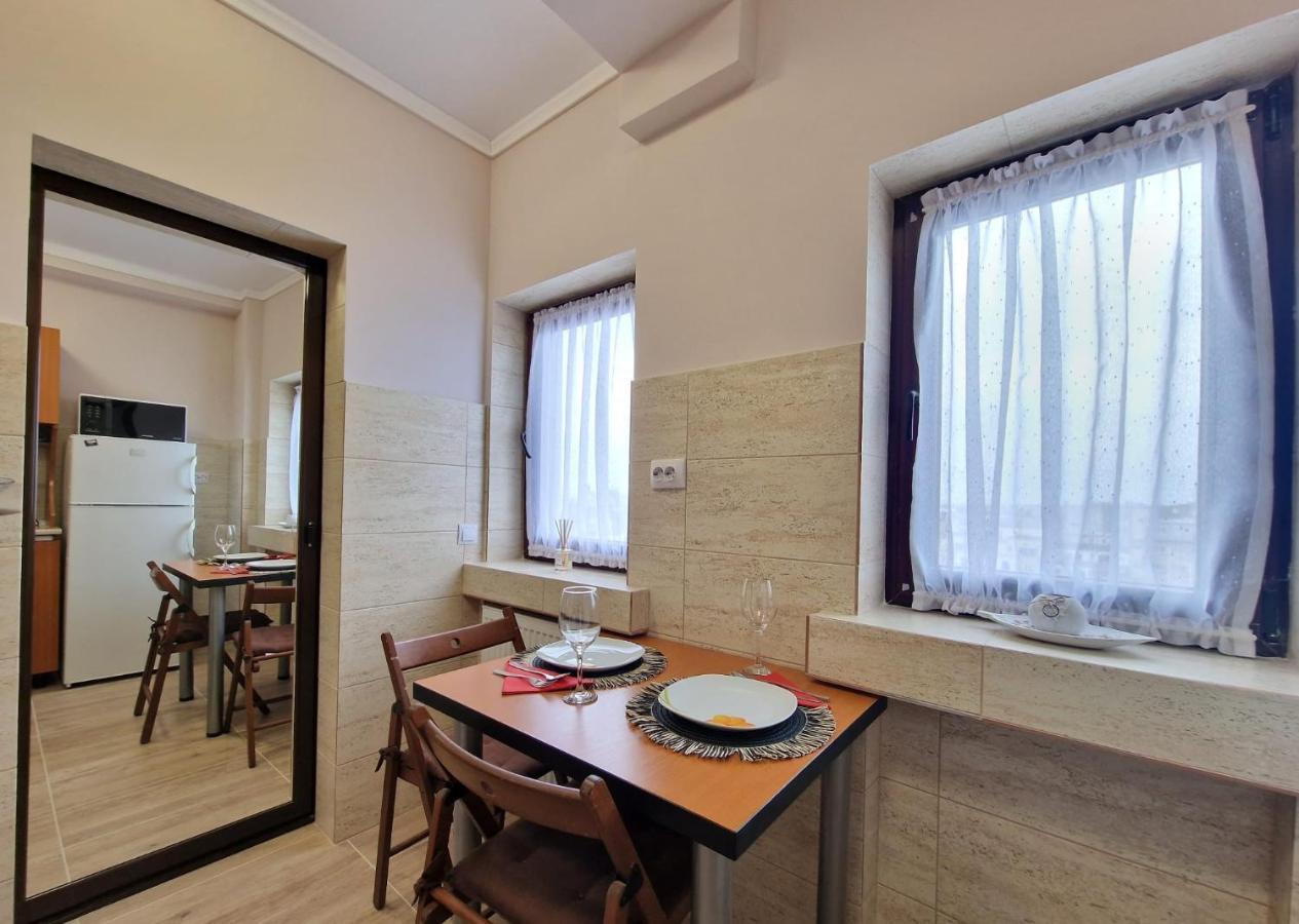Laroka House Arty And Cosy Studio Universitate Center Bucureşti Ngoại thất bức ảnh
